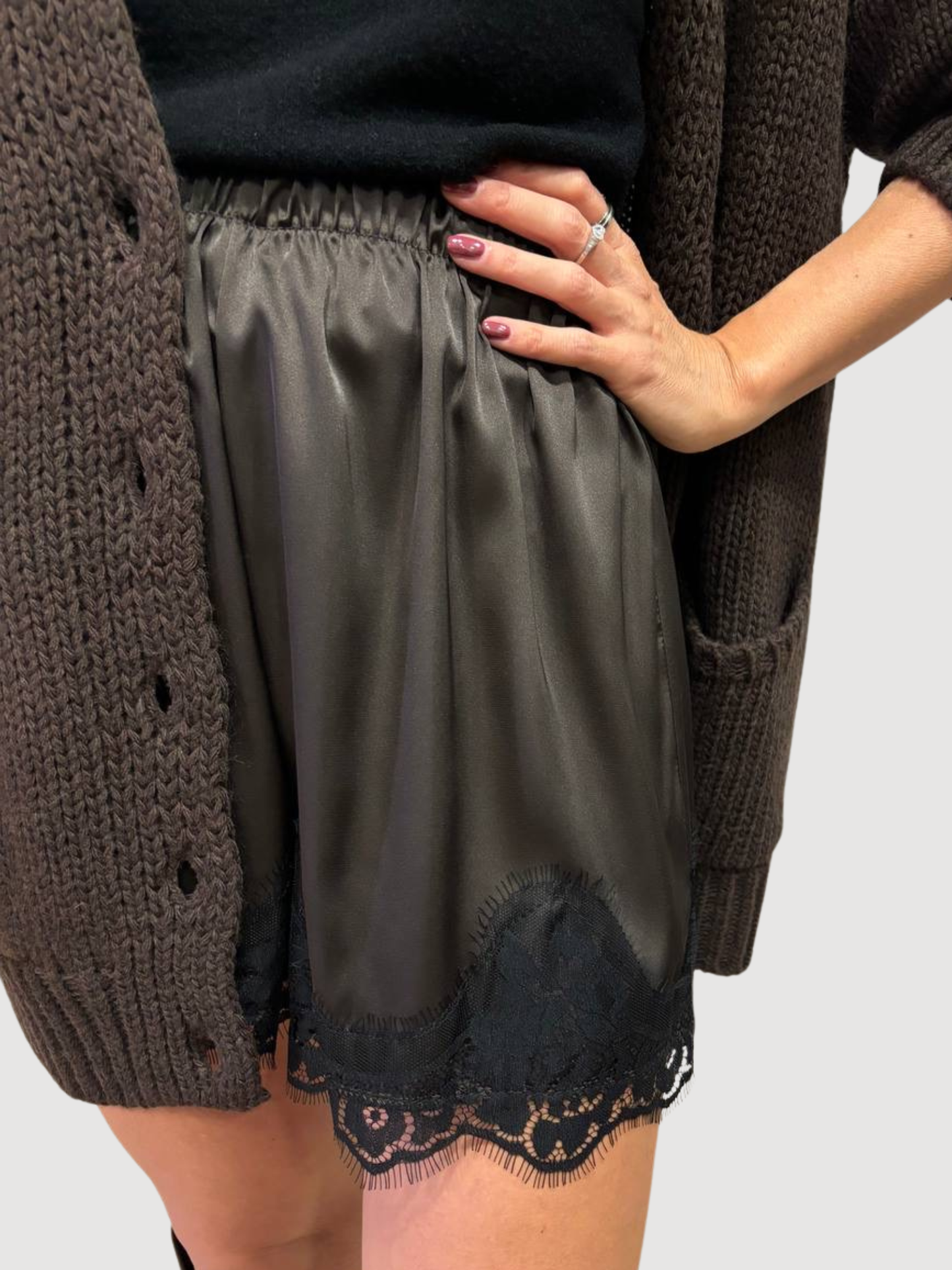 VICOLO - Shorts fondente con pizzo effetto viscosa con elastico
