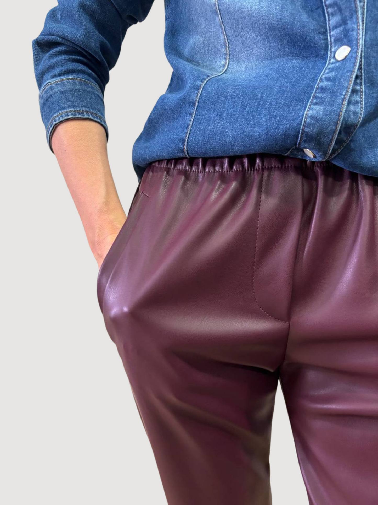 HAVEONE - Camicia in denim elasticizzata e sfiancata con taschini frontali