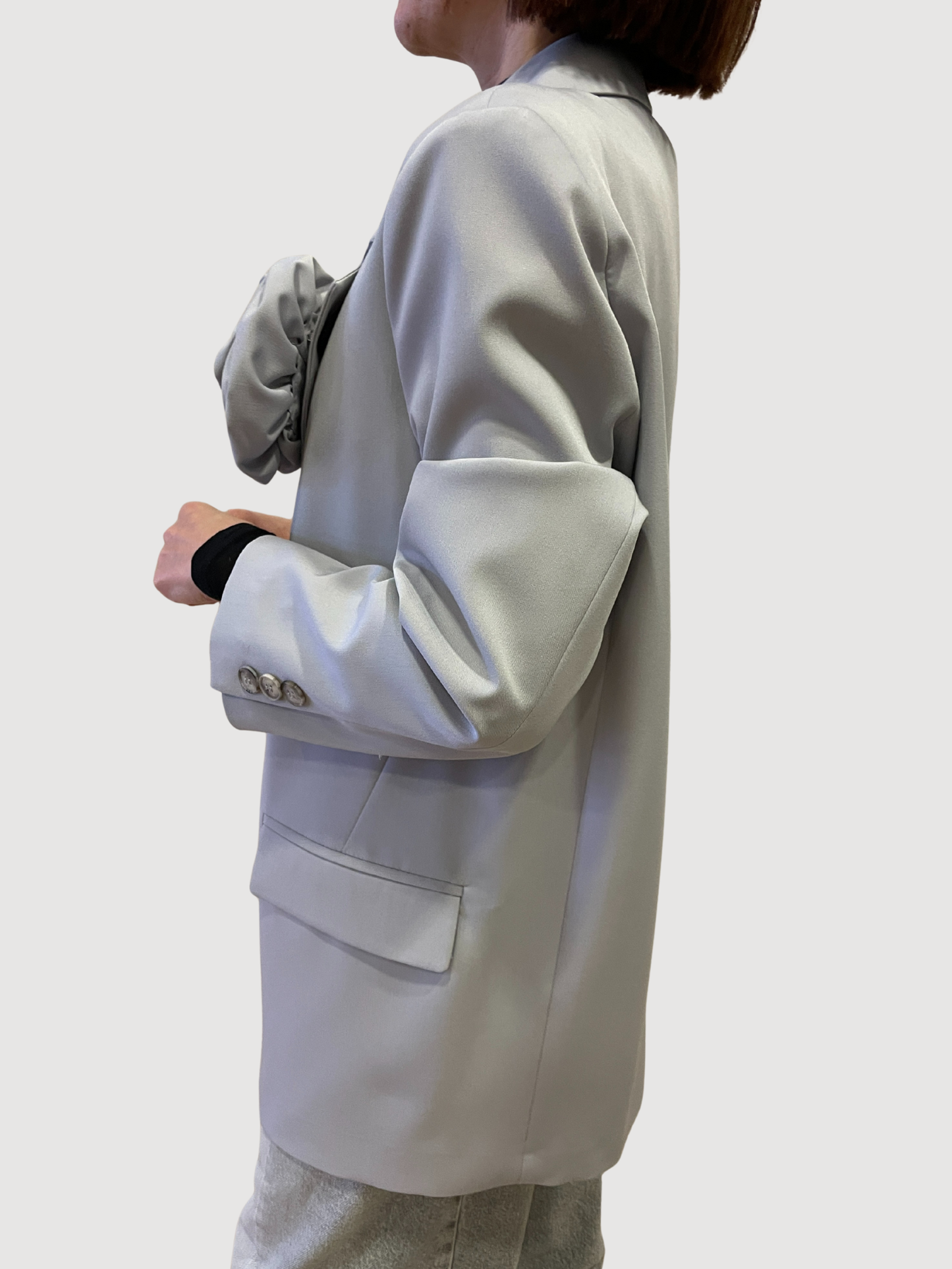 VICOLO - Giacca over a un bottone con spilla a fiore rimovibile grigio perla