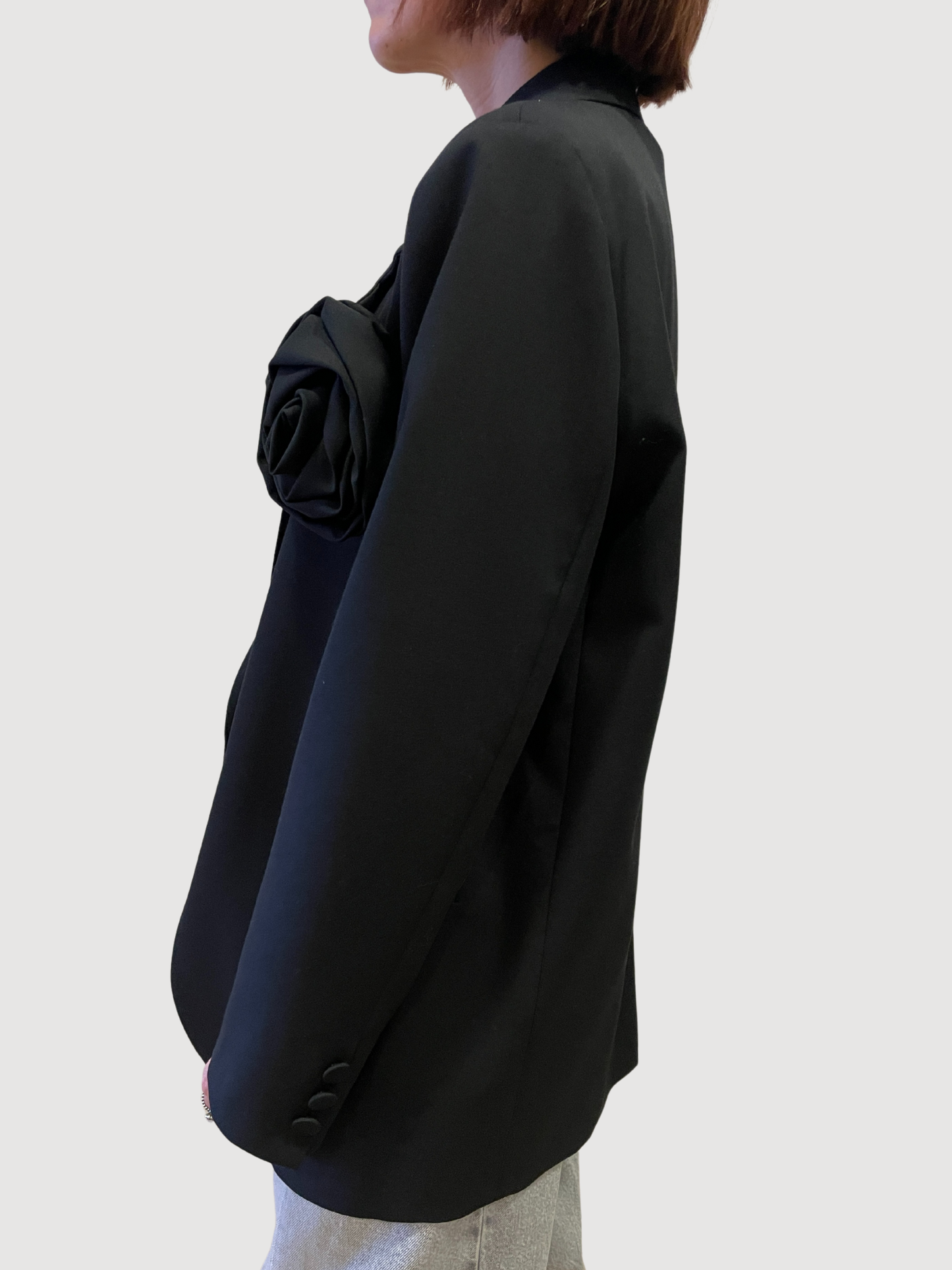VICOLO - Giacca over a un bottone con spilla a fiore rimovibile nera