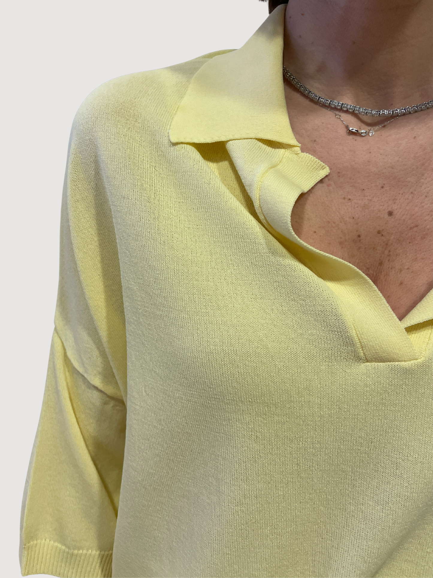 VICOLO - Polo morbida a mezza manica in viscosa pressata giallo pulcino