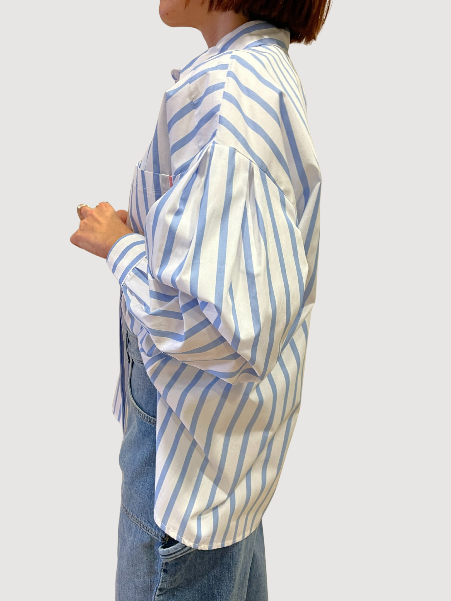 VICOLO - Camicia in popeline di cotone a righe con tasca a contrasto