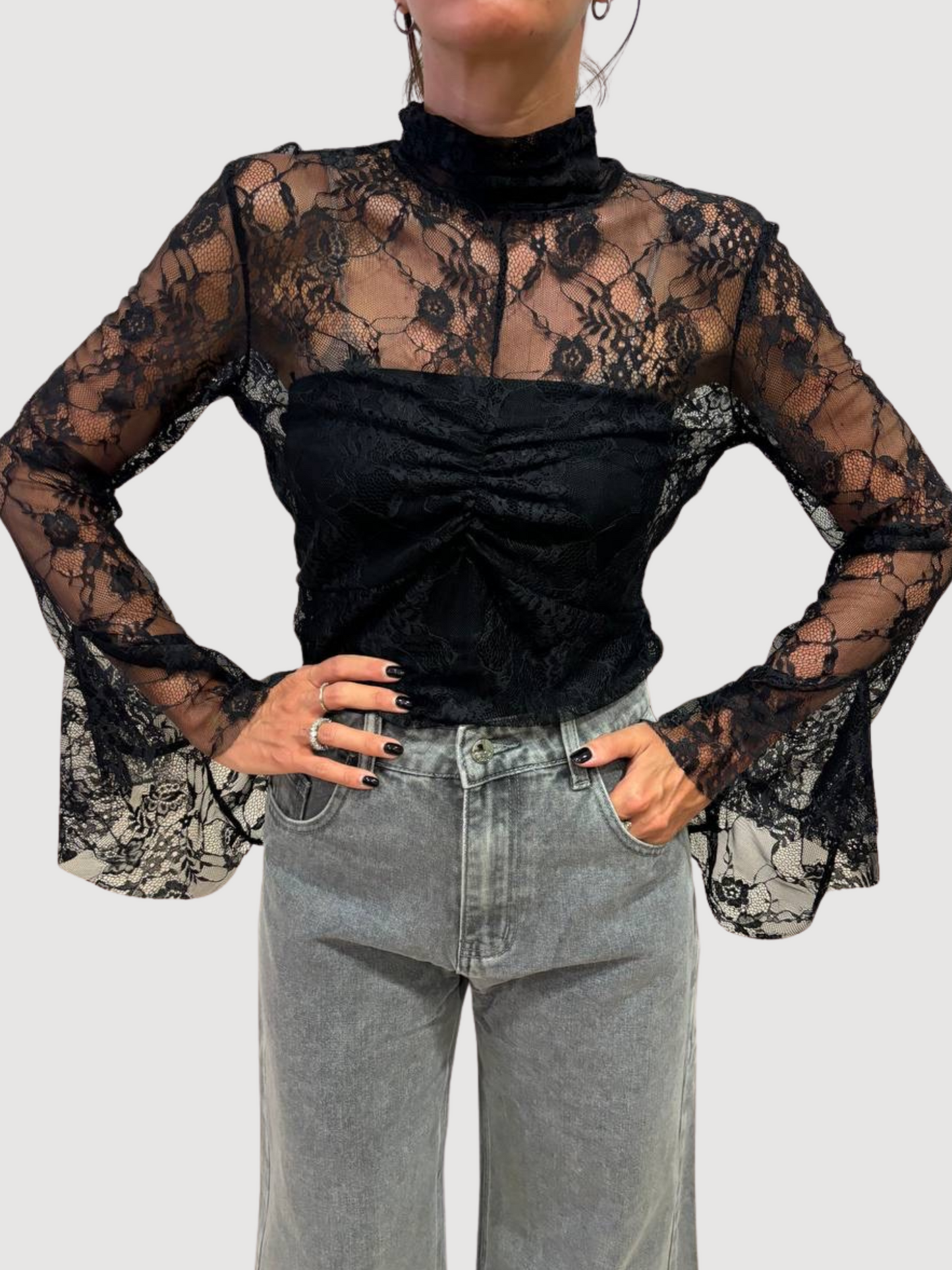 KAOS - Blusa in pizzo nera con dettaglio arricciatura e manica ampia