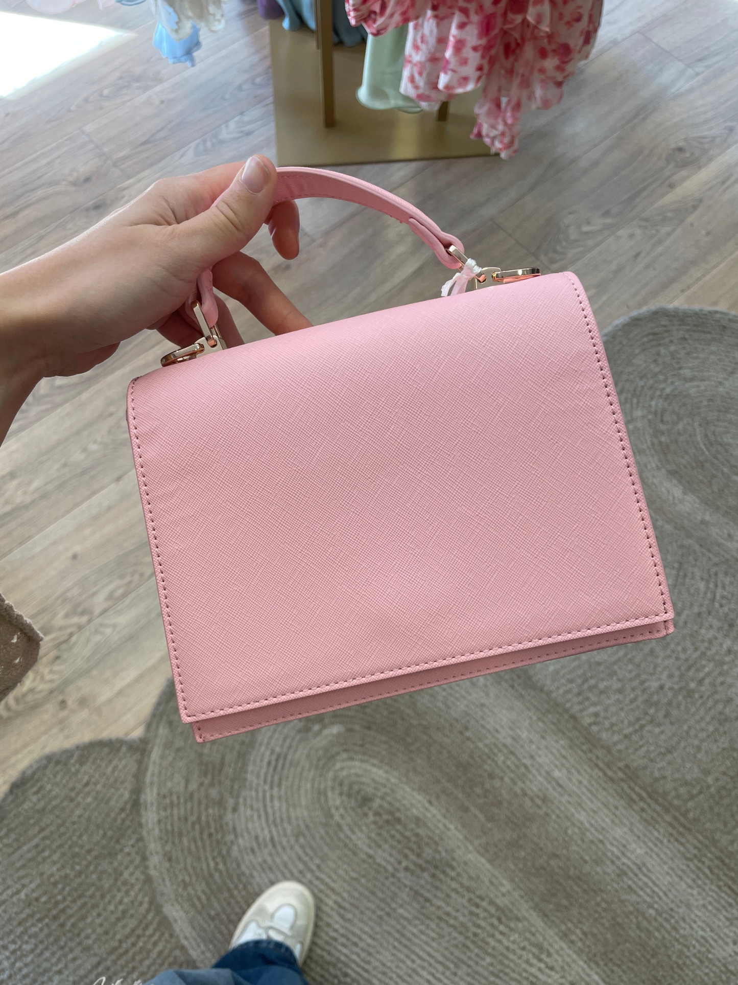 Borsa in ecopelle rosa a mano con tracolla removibile
