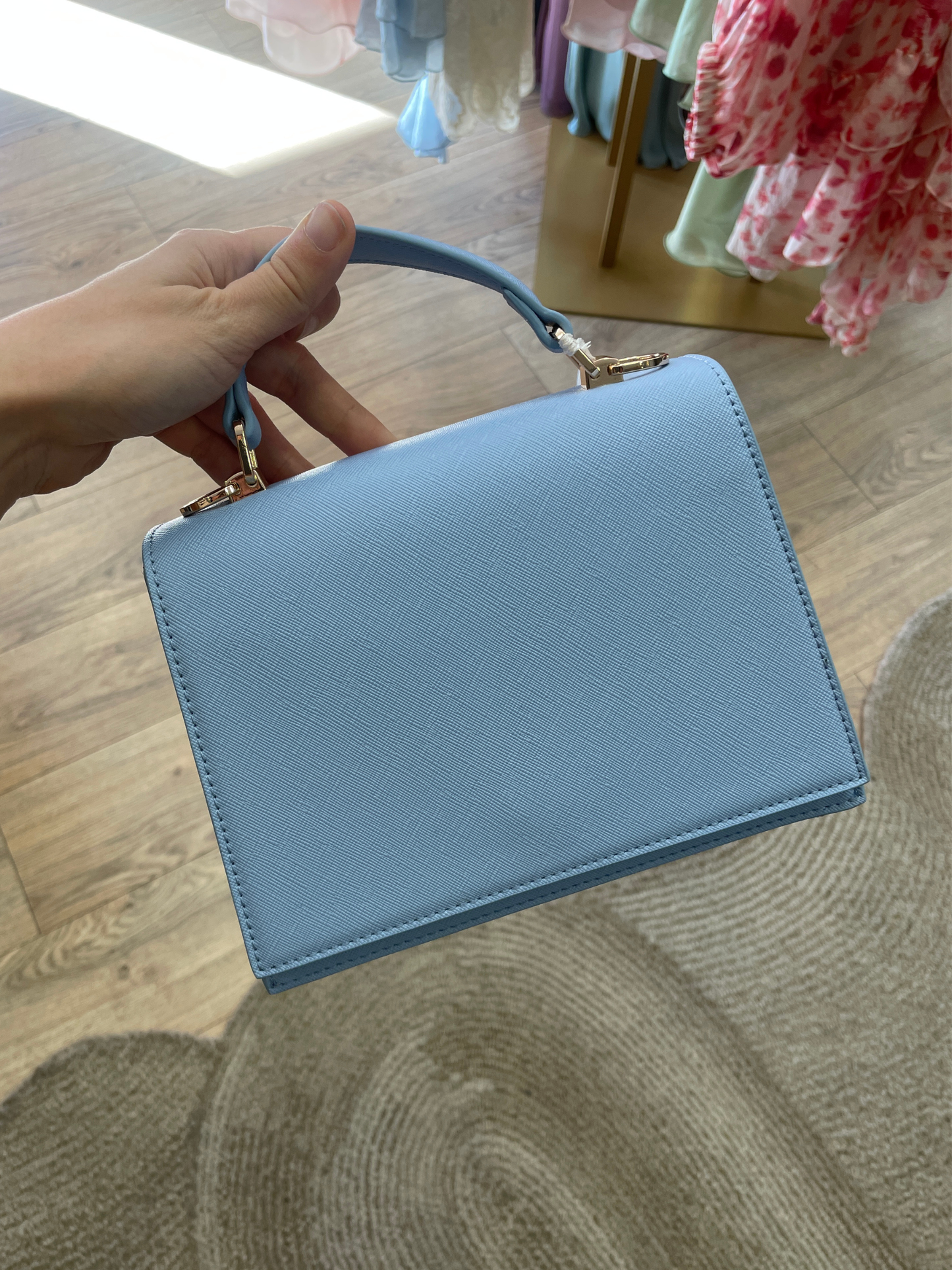 Borsa in ecopelle azzurra a mano con tracolla removibile