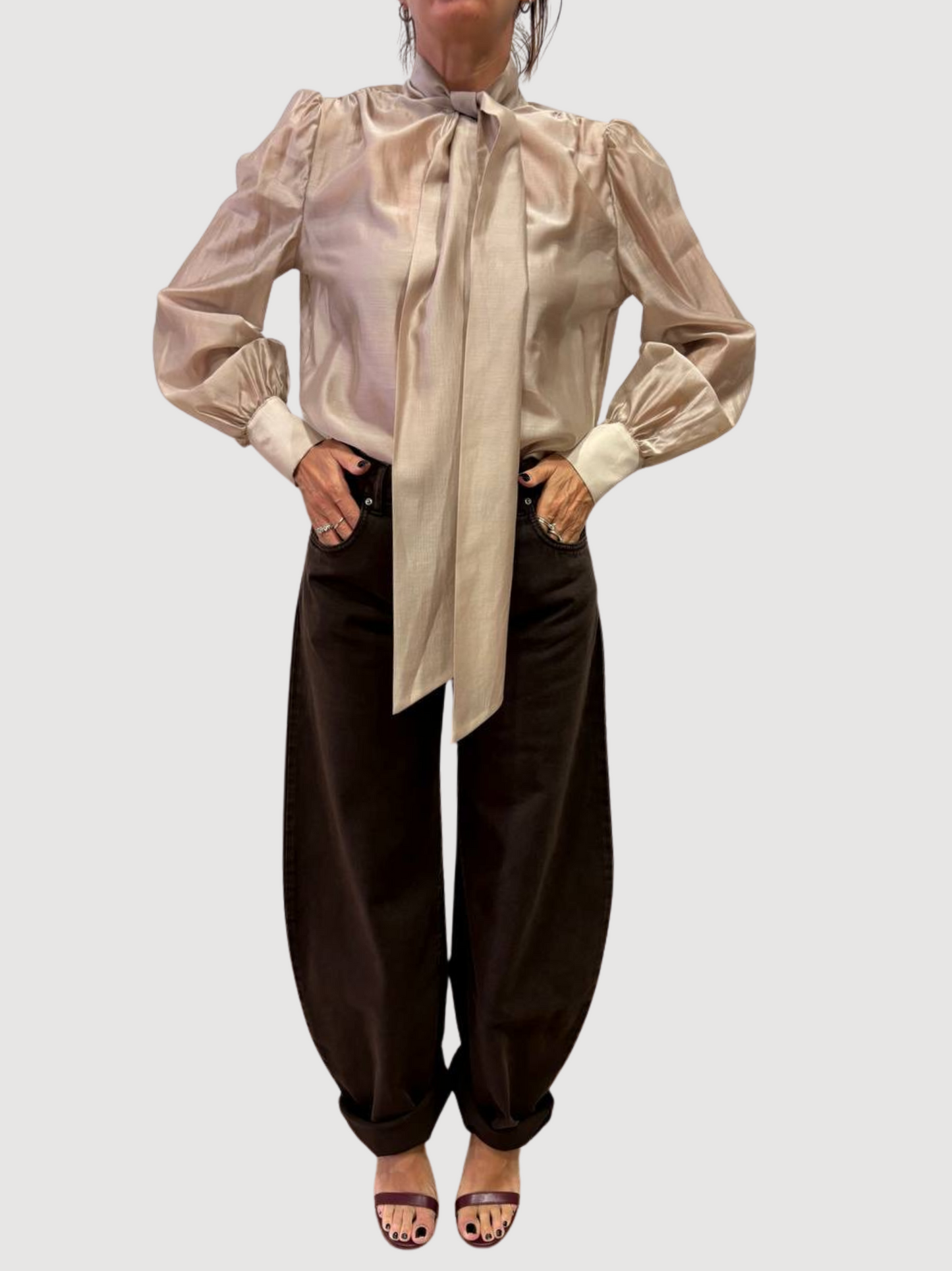 KAOS - Camicia cipria con dettaglio fiocco e manica a sbuffo