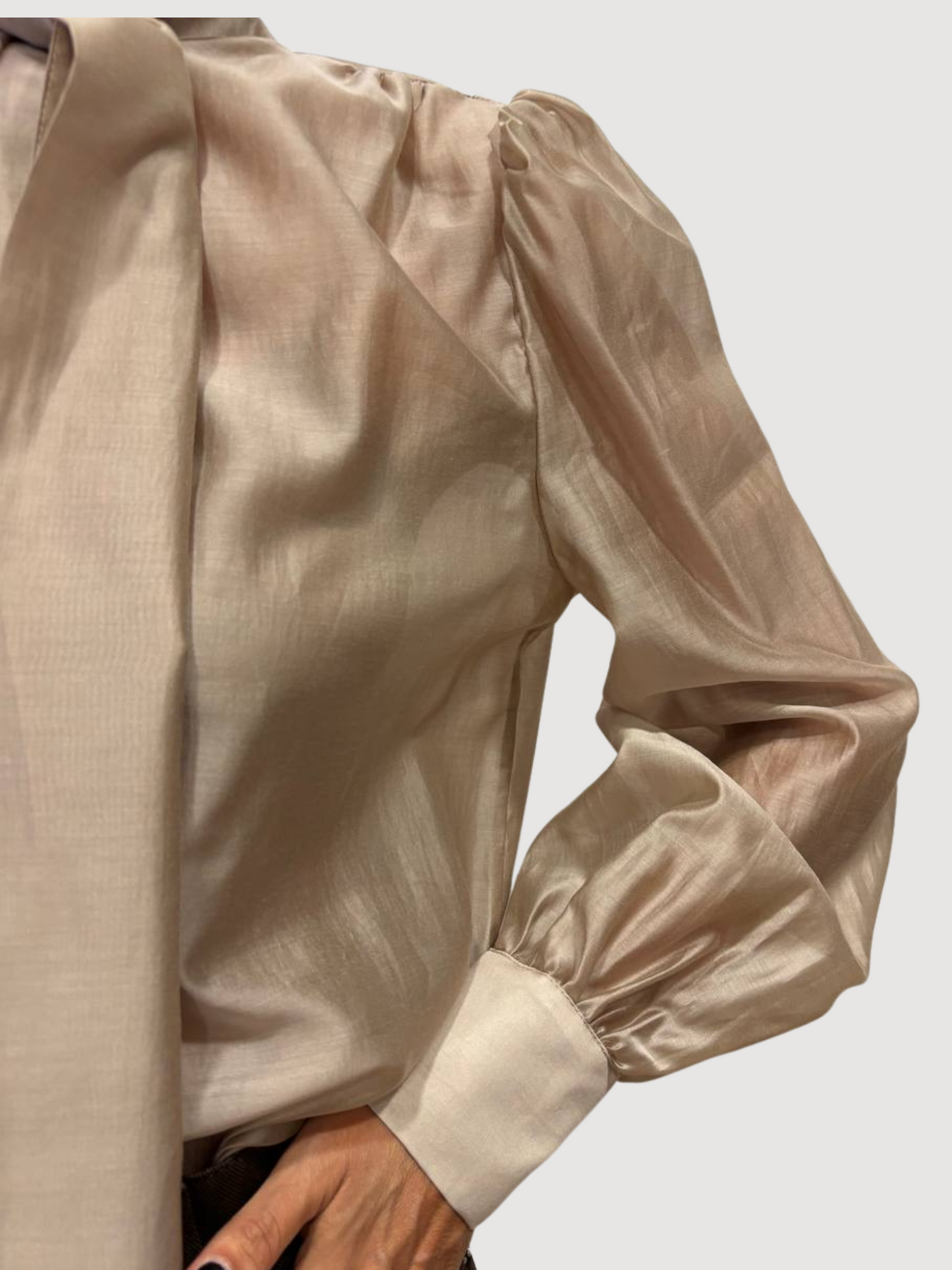 KAOS - Camicia cipria con dettaglio fiocco e manica a sbuffo
