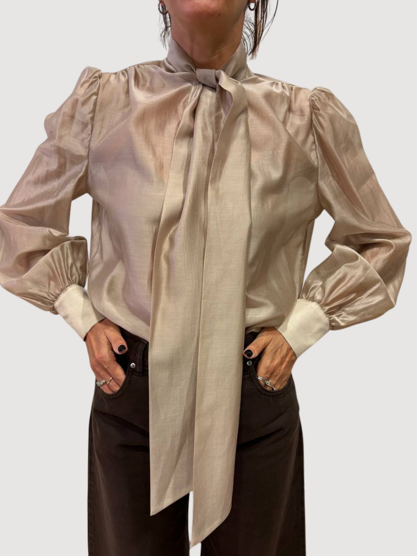 KAOS - Camicia cipria con dettaglio fiocco e manica a sbuffo
