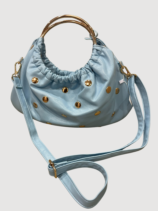 Borsa in ecopelle azzurra con manici e dettaglio borchie