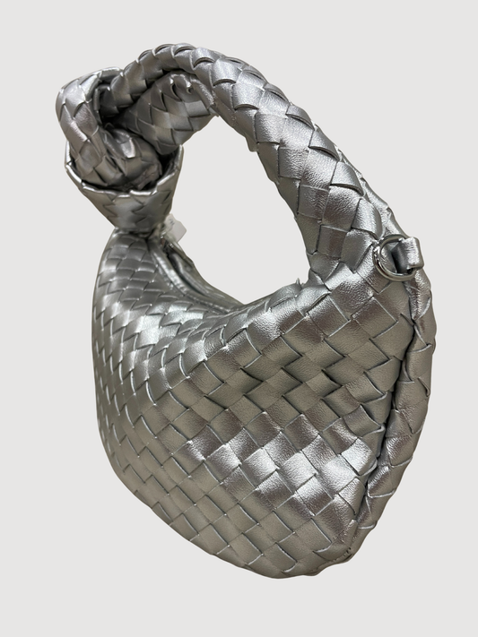 Borsa intrecciata in ecopelle argento con nodo e tracolla