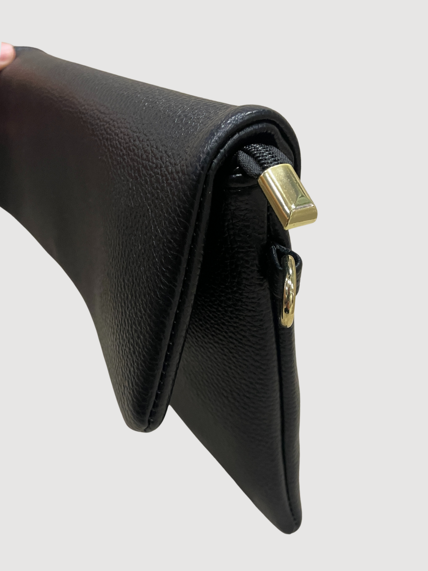 Borsa pochette nera in ecopelle da portare a mano o con tracolla