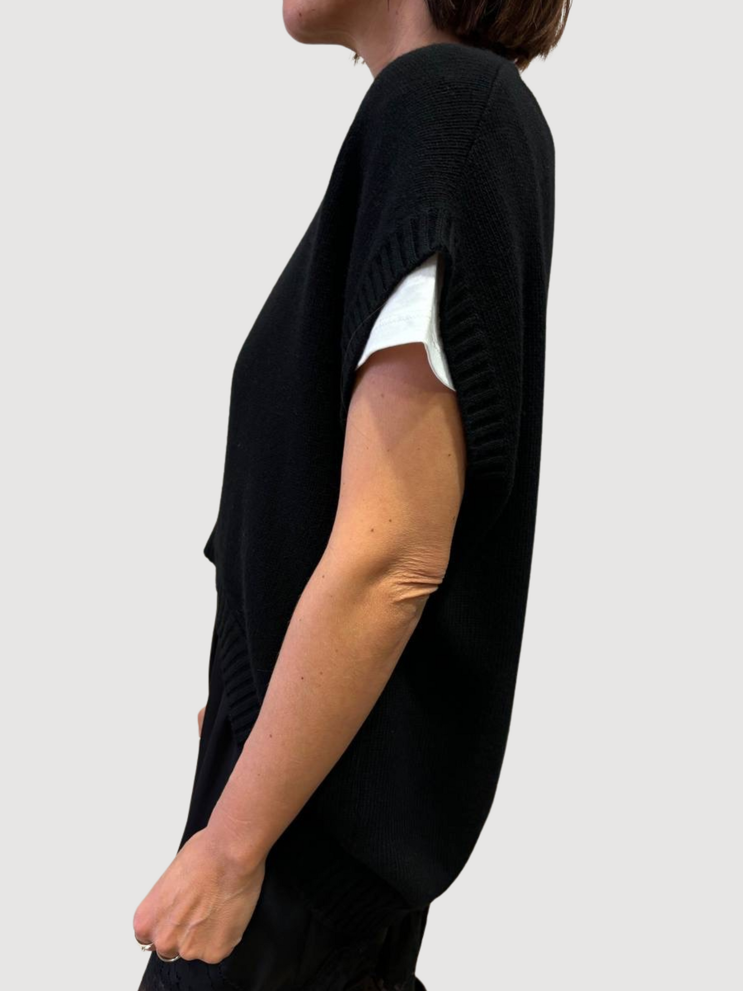 VICOLO - Gilet nero in maglia asimmetrico - più colori