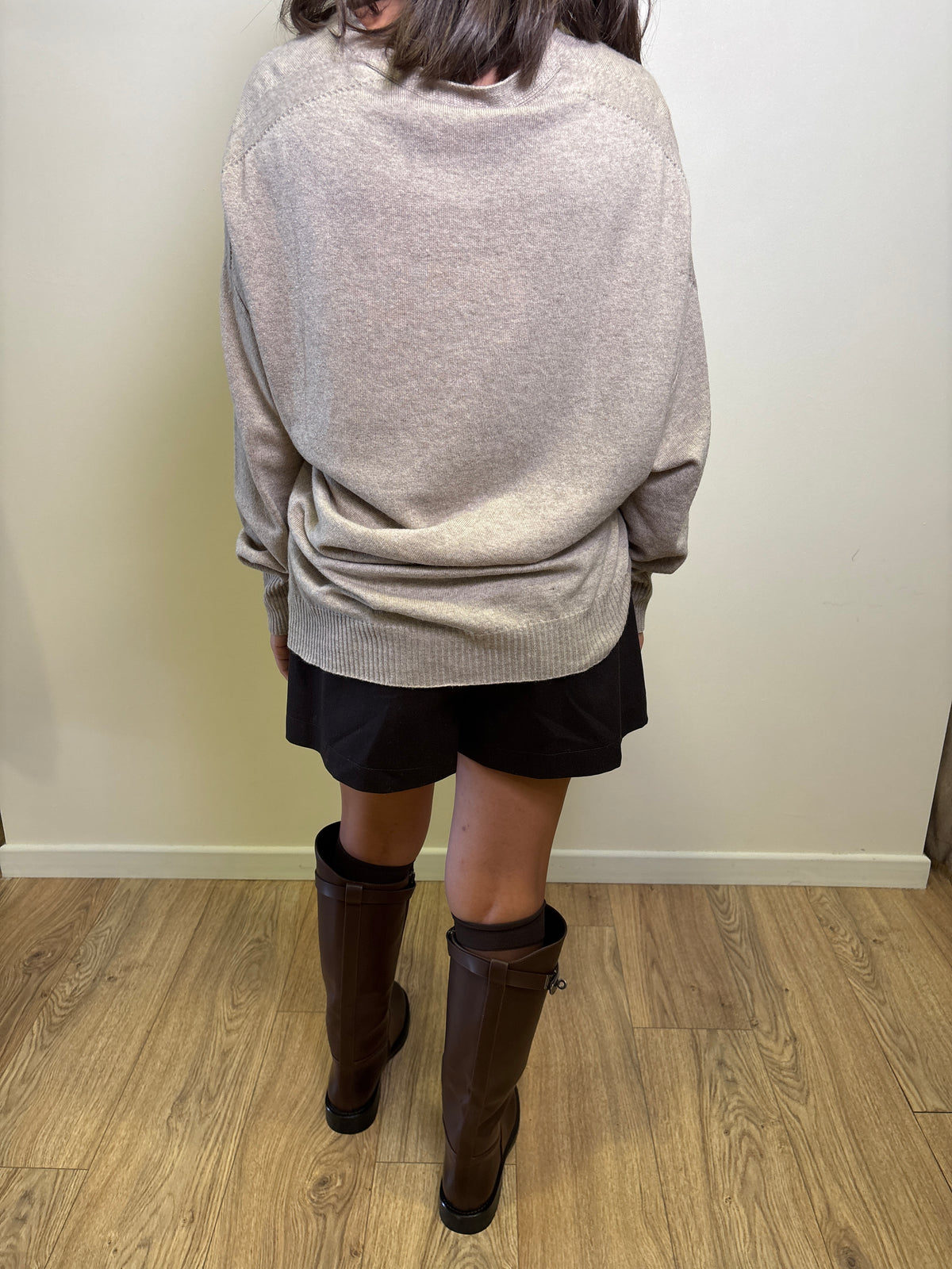VICOLO - Shorts in cotone con pinces e cinturino color moro