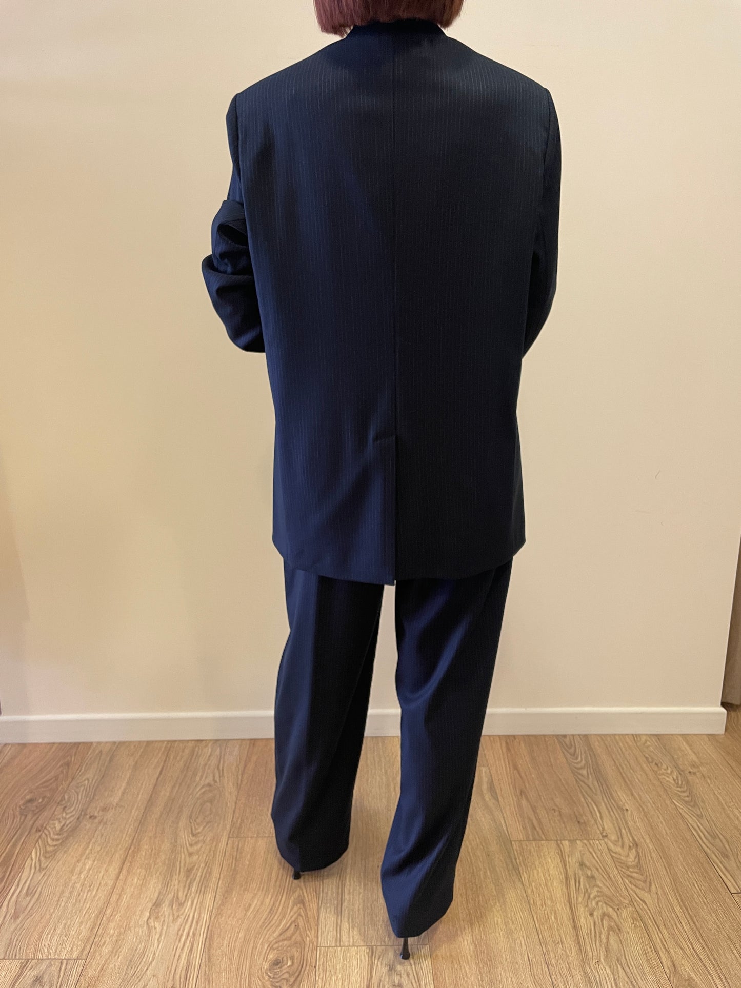 KONTATTO - Pantalone barrel fit con pinces gessato color blu notte