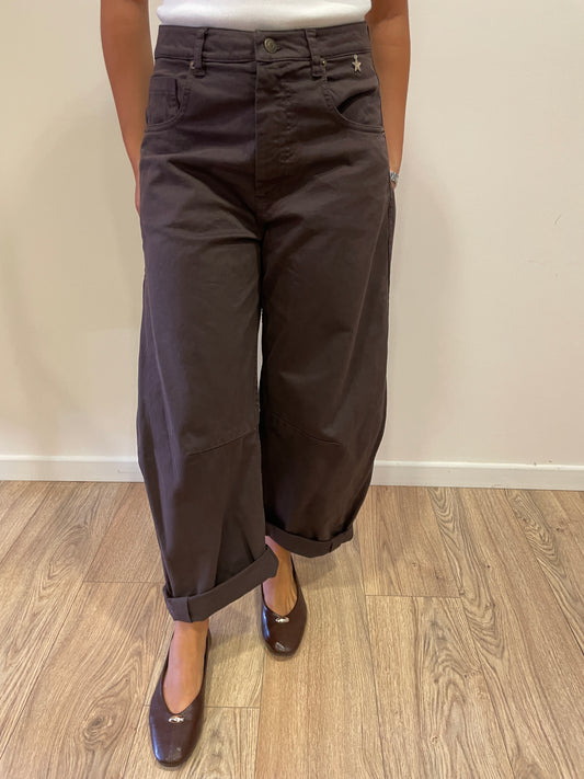 SOUVENIR - Pantalone Gaya Barrel fit pronunciato color cioccolato