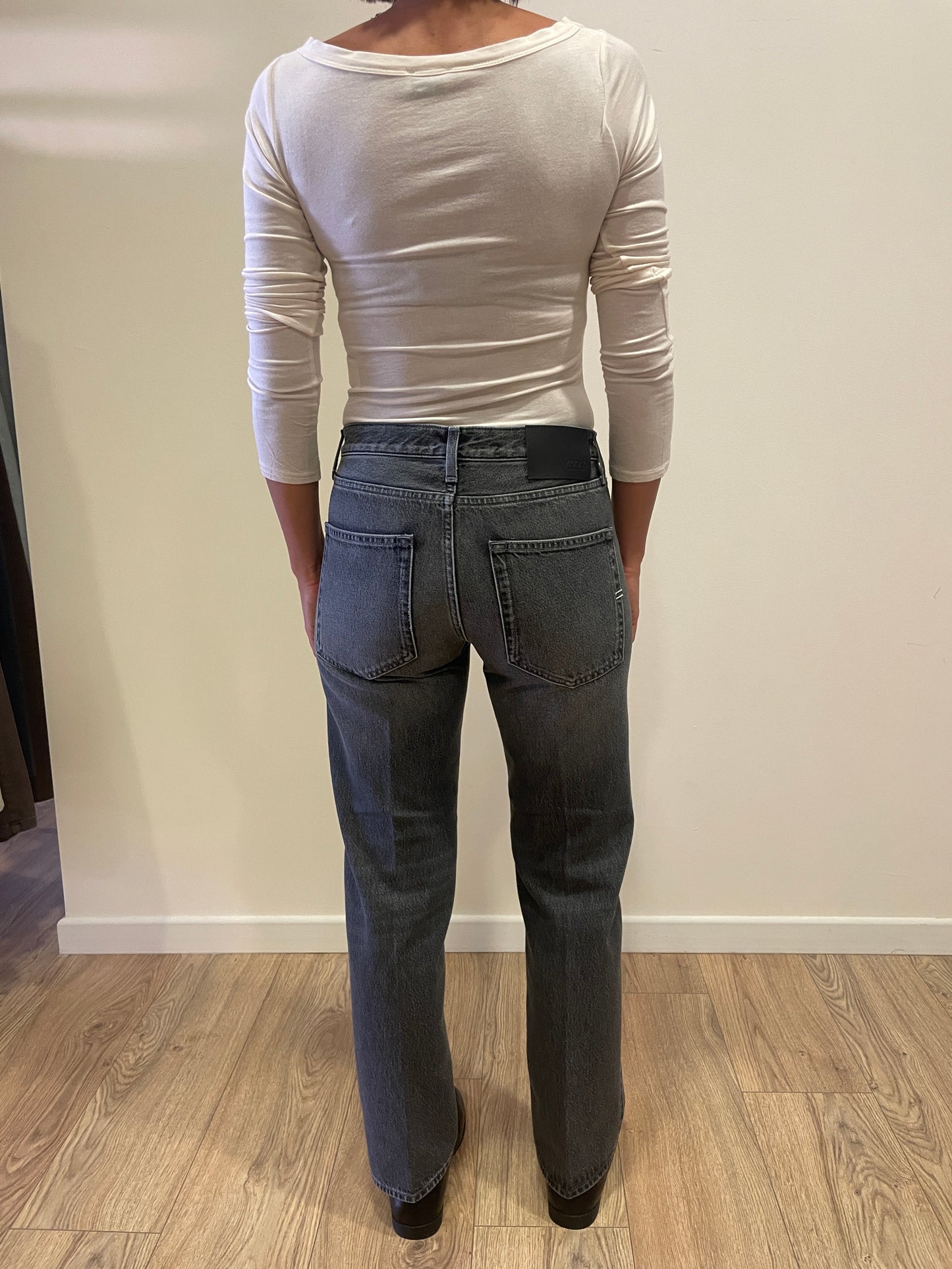 VICOLO - Jeans Zeke dritto a vita media color grigio
