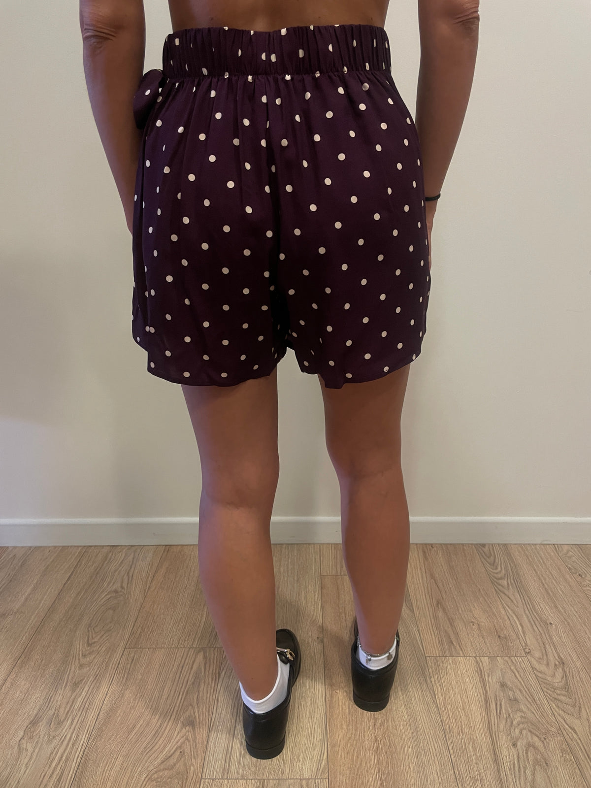 LUMINA - Shorts a portafoglio a pois con nastro laterale ed elastico in vita color bordeaux