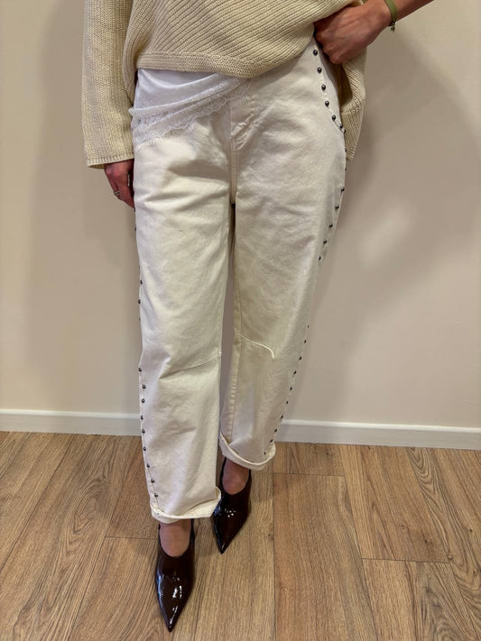 KONTATTO - Pantalone avorio barrel fit con borchie argentate
