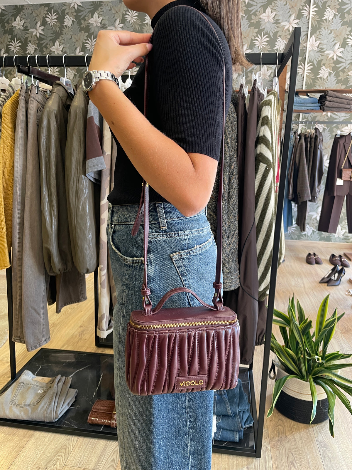 VICOLO - Borsa Charlotte a mano con tracolla in ecopelle color bordeaux