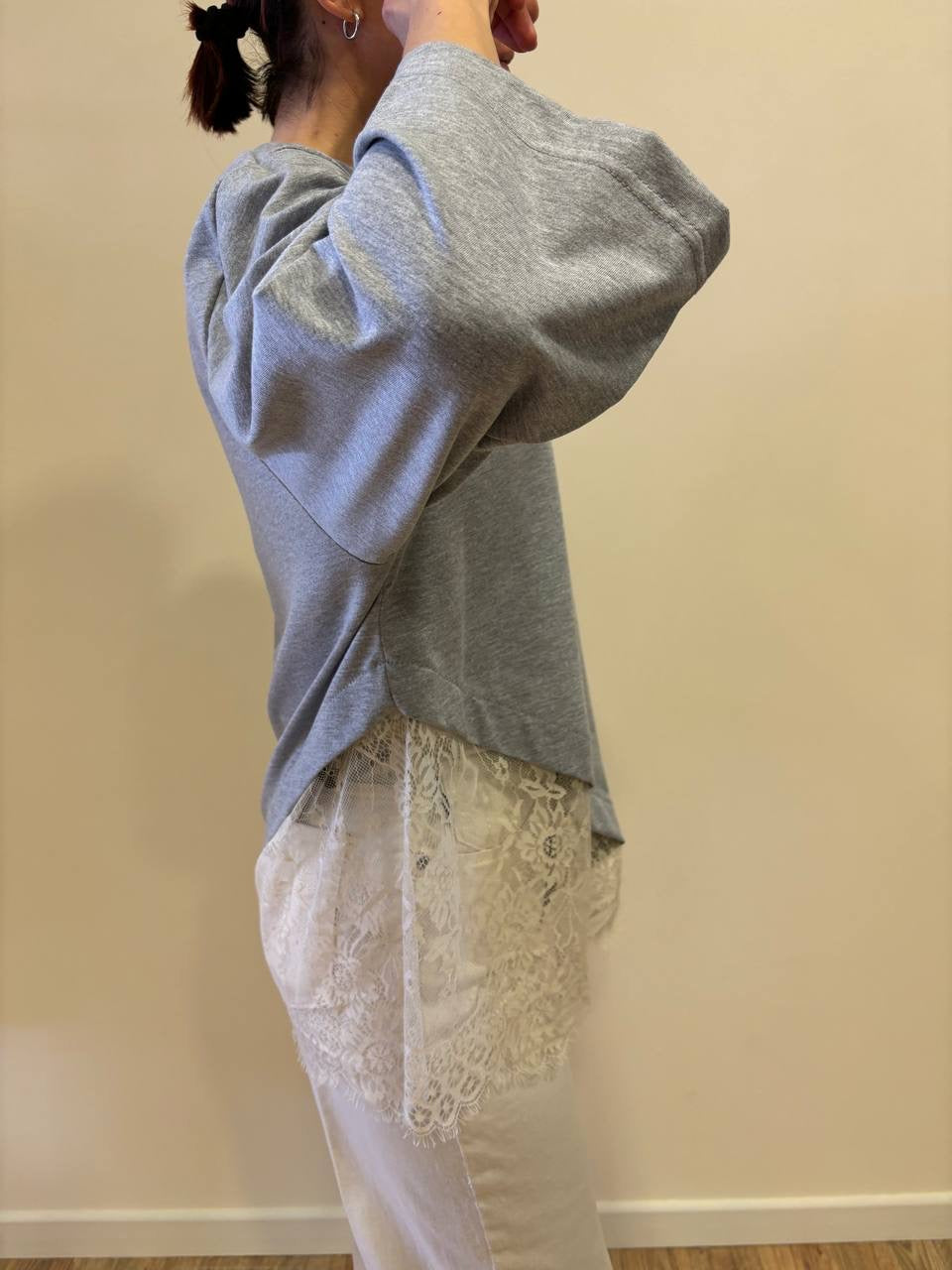 HAVEONE - Maglia con maniche a 3/4 asimmetrica verde con pizzo burro