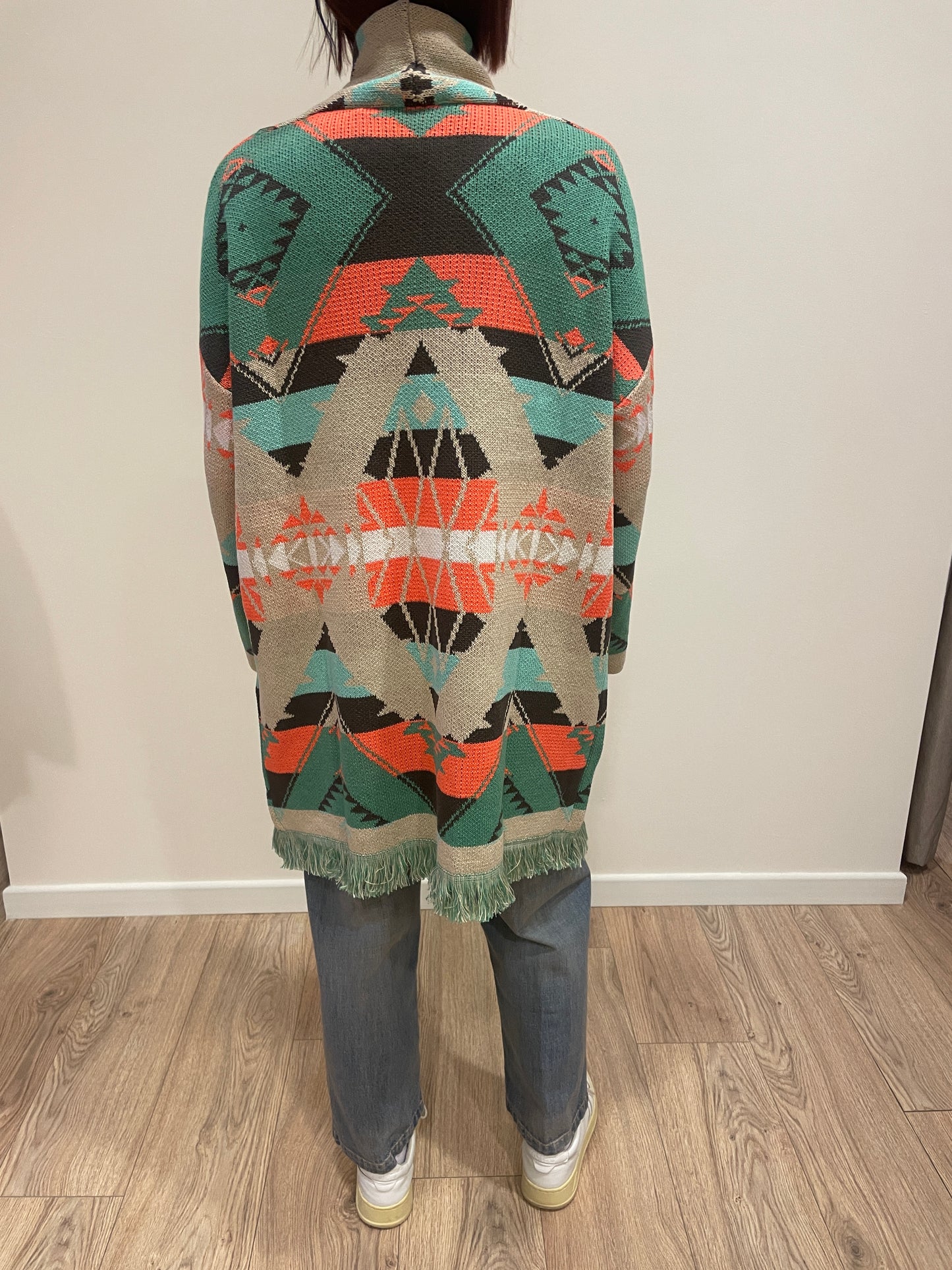 VICOLO - Cardigan in fantasia aperto con frange color bottiglia e arancio