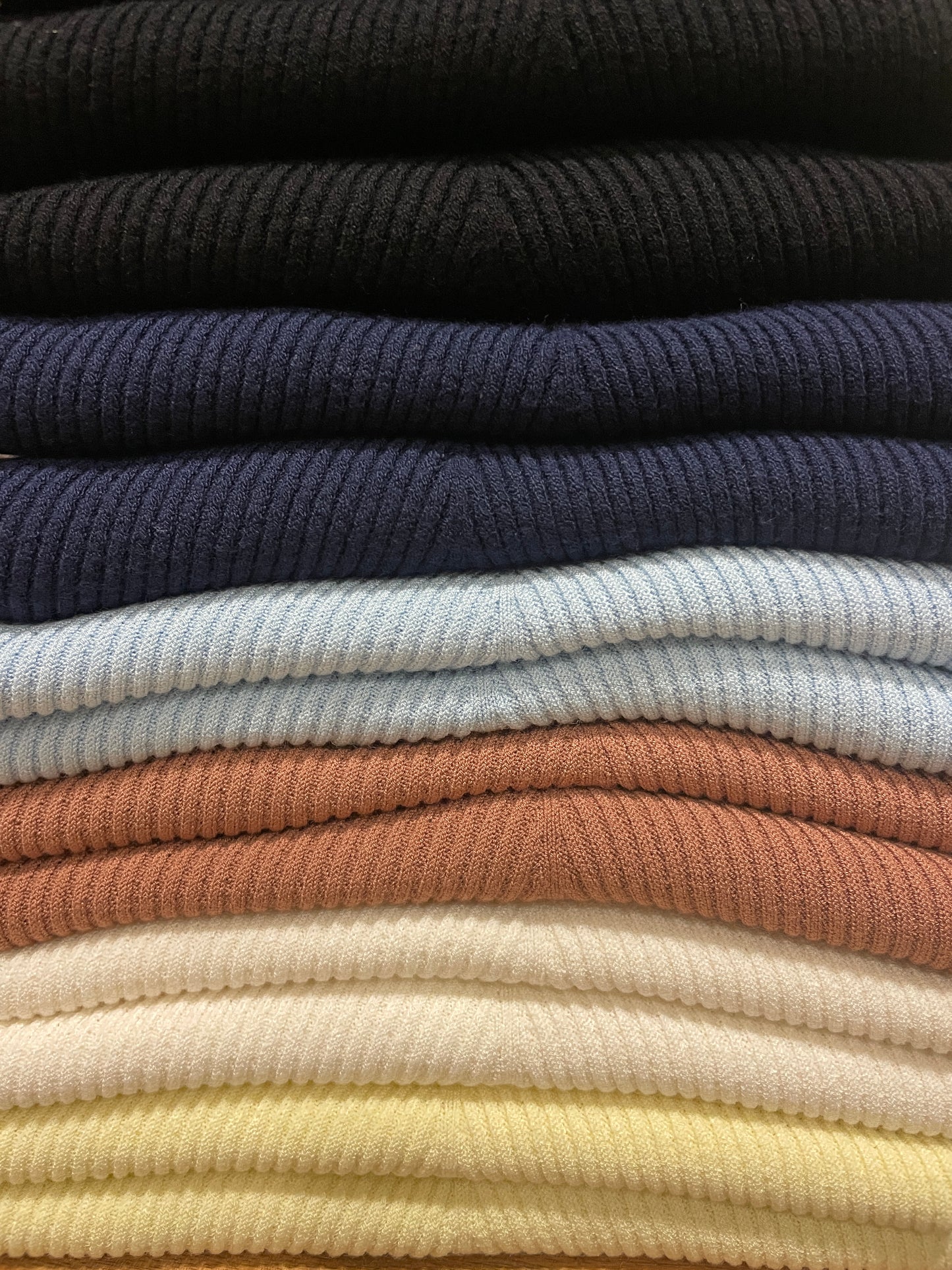 KONTATTO - Maglia a collo alto a costine con mezza manica - più colori