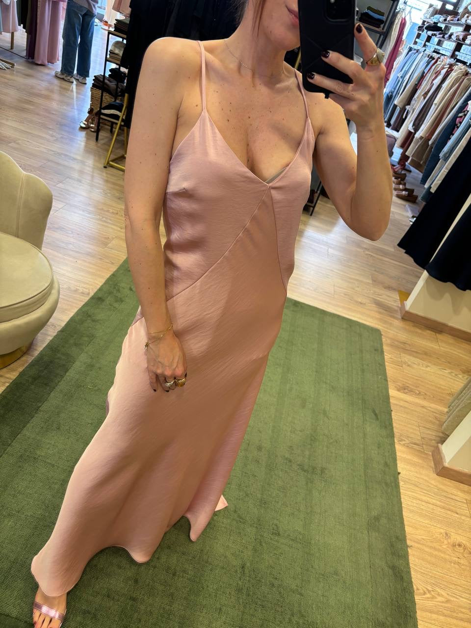 VICOLO - Abito effetto raso lungo rosa con pinces chiuse