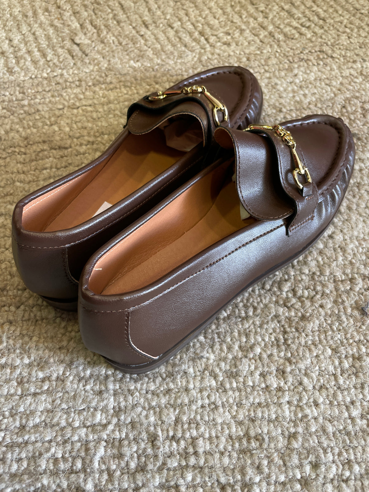 Mocassino in ecopelle marrone con fibbia