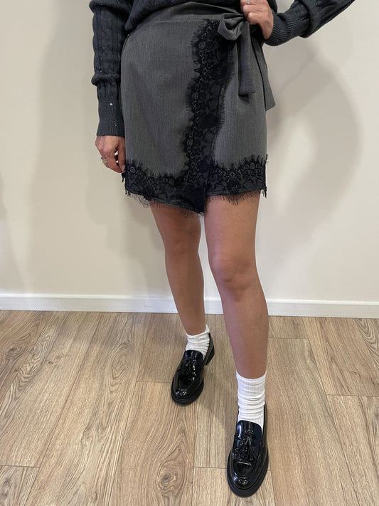 SUSY MIX - Mini gonna a portafoglio grigia con pizzo nero