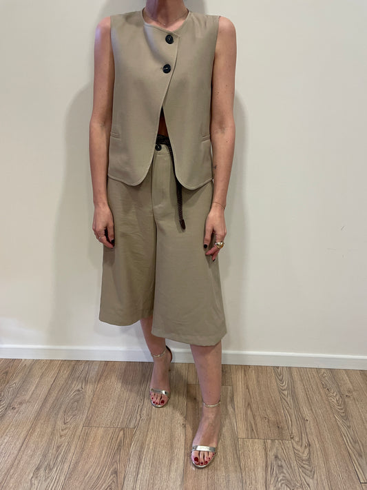 HAVEONE - Gilet beige con bottoni trasversali e tasche a filetto