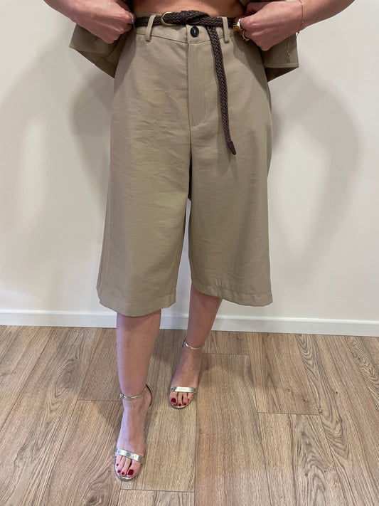 HAVEONE - Bermuda beige al ginocchio con cintura
