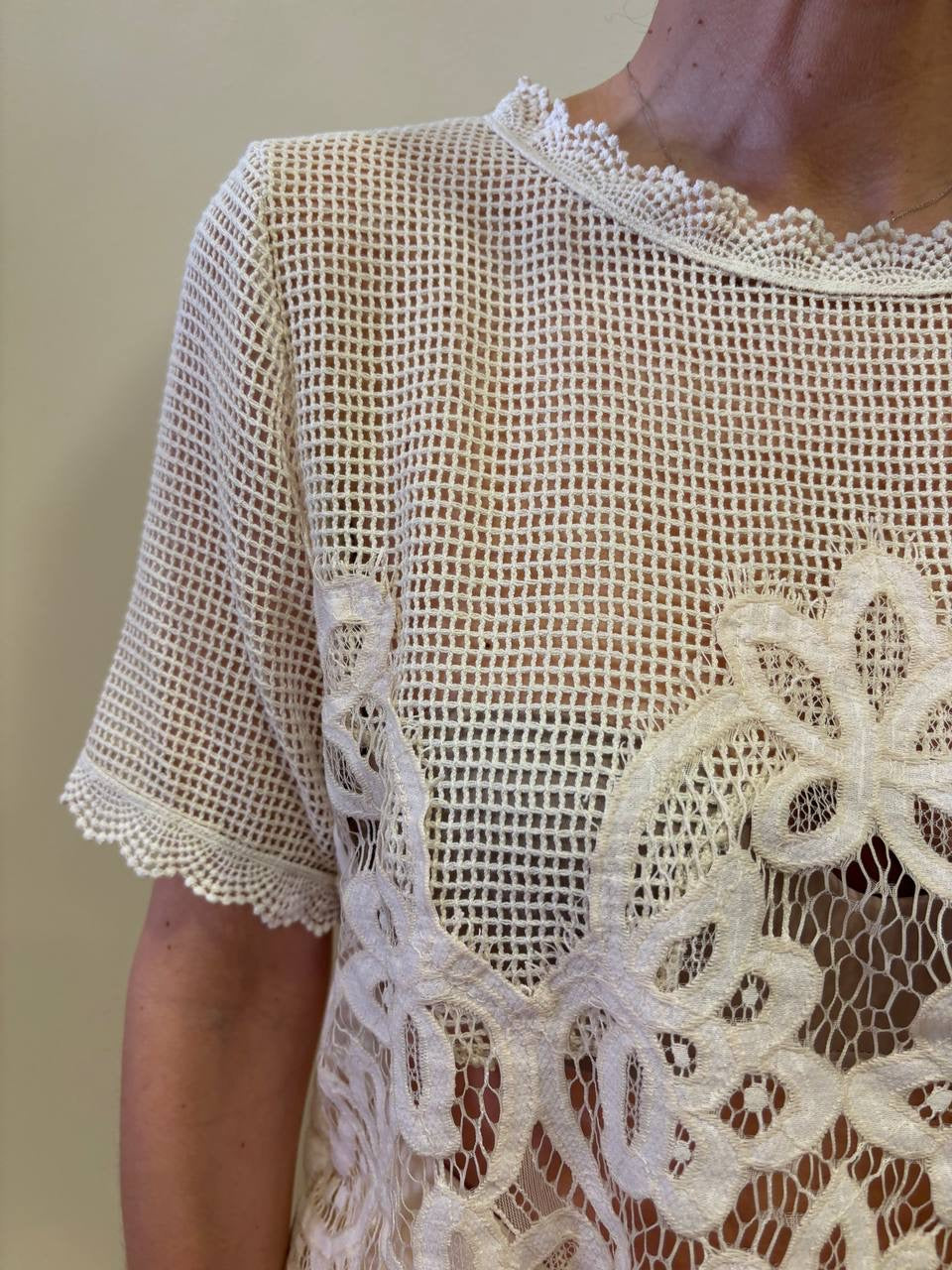 HAVEONE - Maglia traforata burro con pizzo a mezza manica