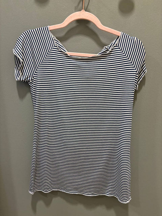 SUSY MIX - T-shirt in figura a righe con scollo a barchetta morbido - più colori