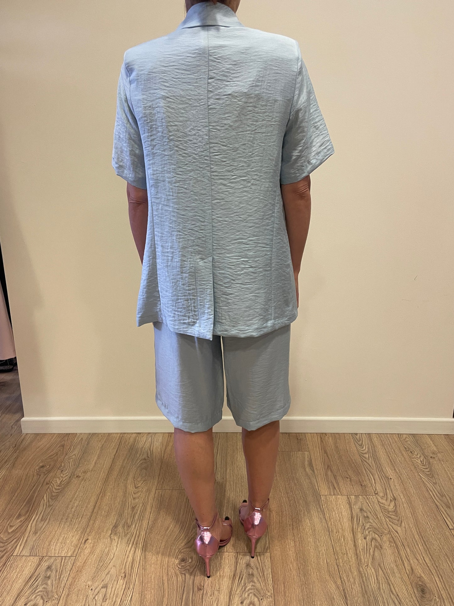 HAVEONE - Bermuda azzurro cielo con bottone ed elastico con viscosa e lino
