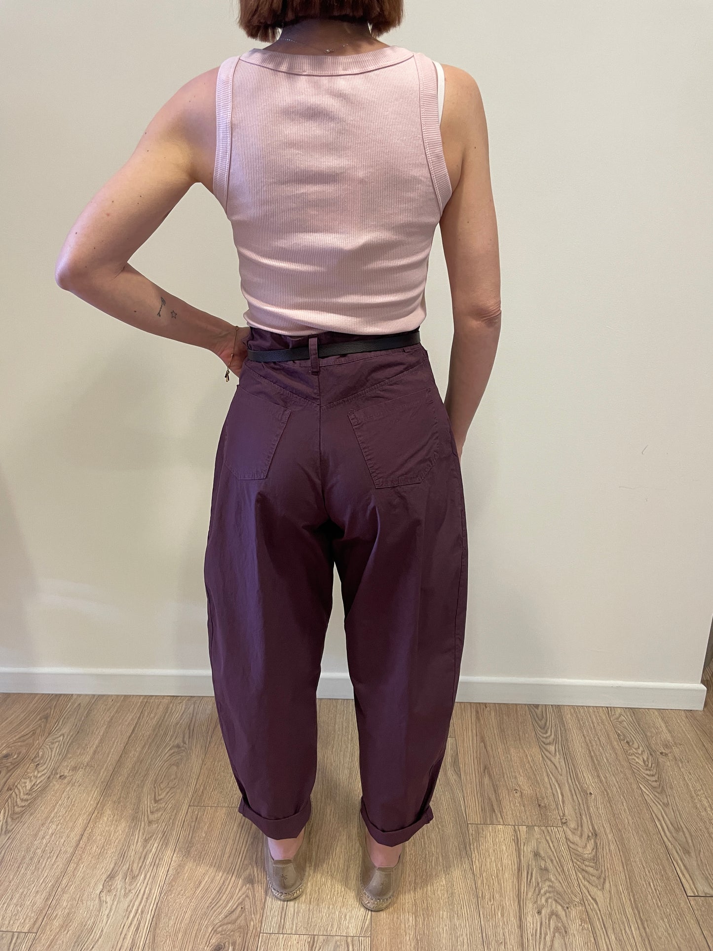 SUSY MIX - Pantalone in cotone baloon fit color fico