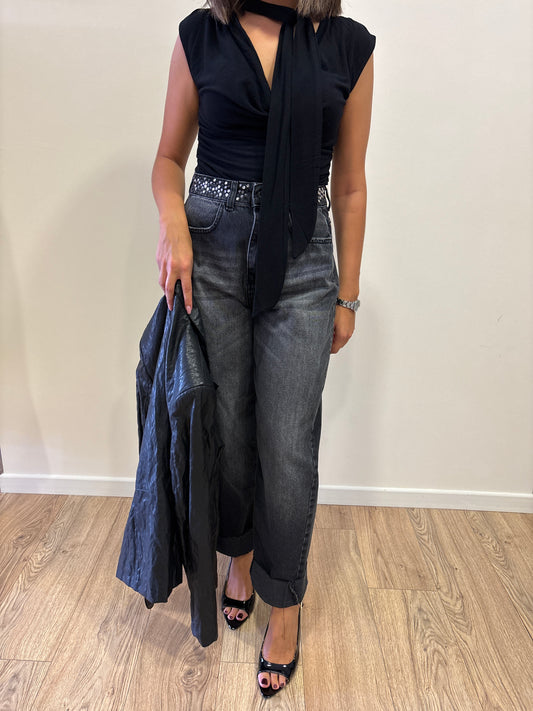 SOUVENIR - Jeans a gamba dritta con borchie e risvolto nero lavagna