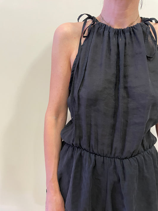 HAVEONE - Tuta con scollo all'americana con laccetti e pizzo sul fondo color nero