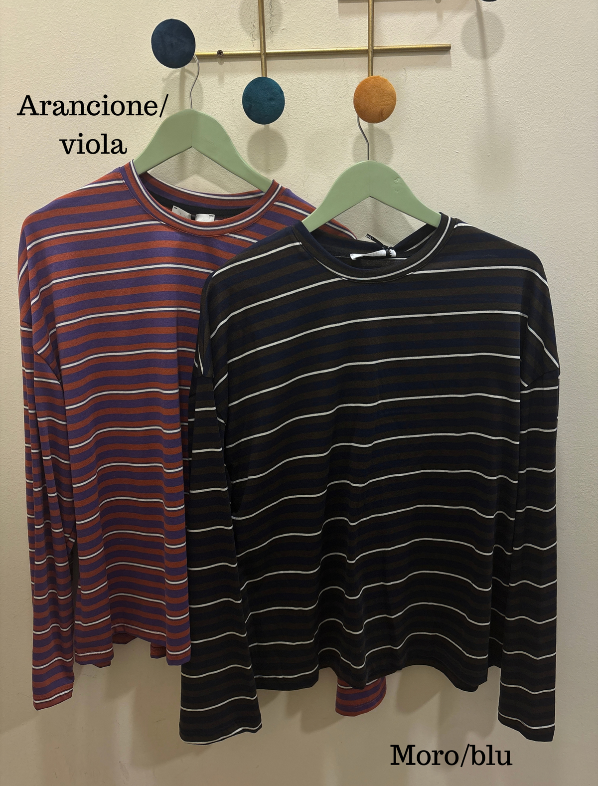 LUMINA - Maglia over in misto cotone a righe con girocollo a maniche lunghe color grigio e bordeaux - più varianti