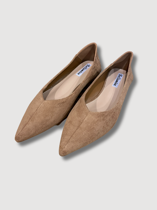 Ballerina in ecocamoscio a punta - cammello