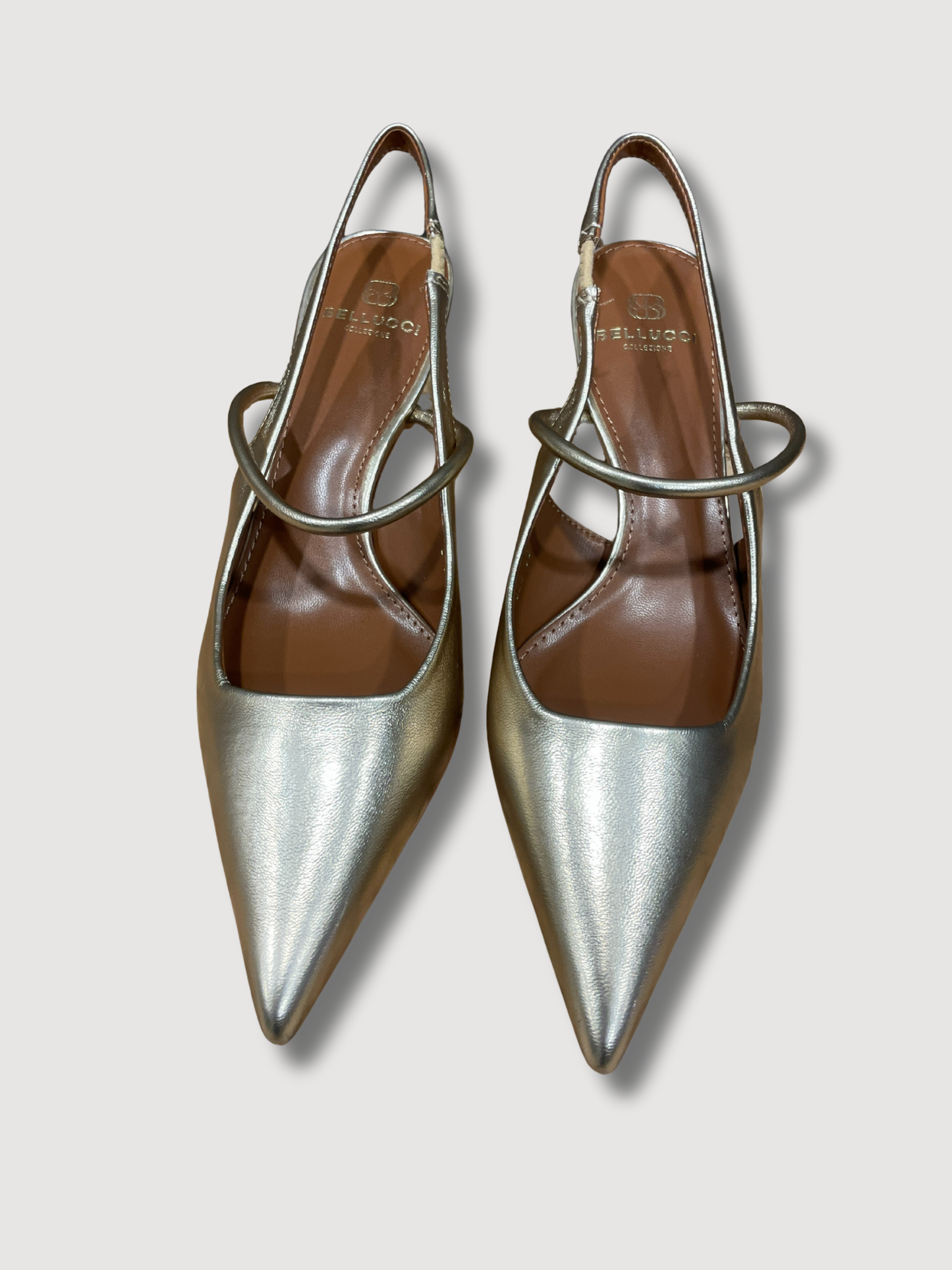 Scarpa con tacco a punta in ecopelle - oro