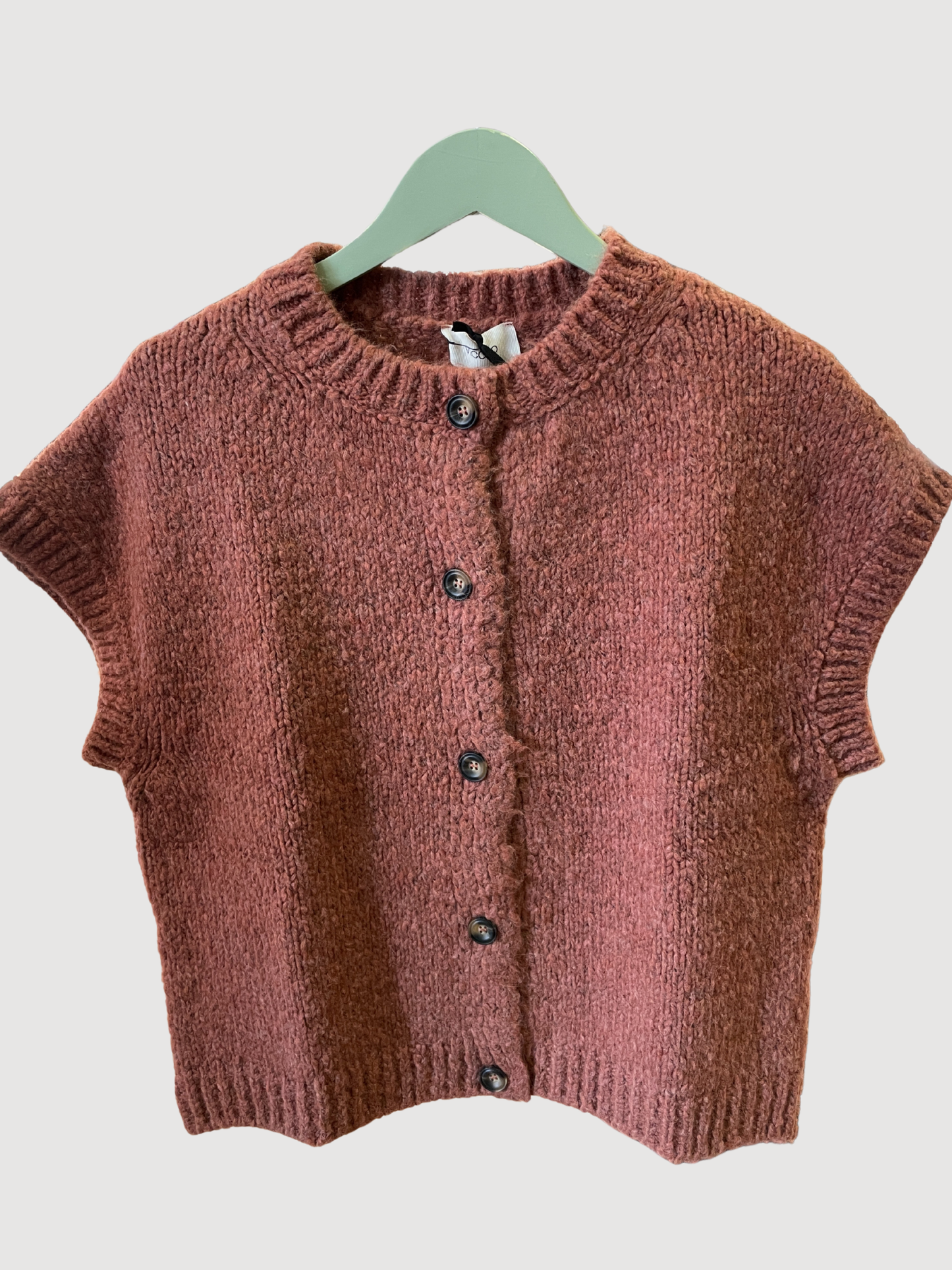 VICOLO - Gilet in maglia a spalla scesa con bottoni - più colori