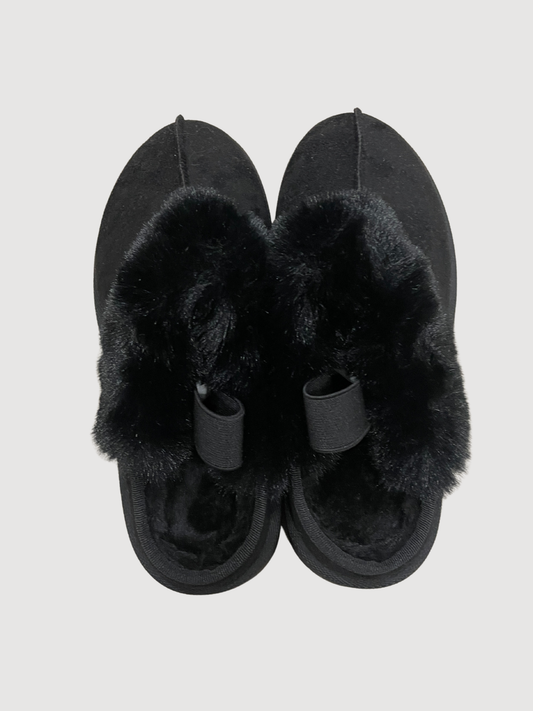 Sabot nera con pelliccetta e fascia elastica