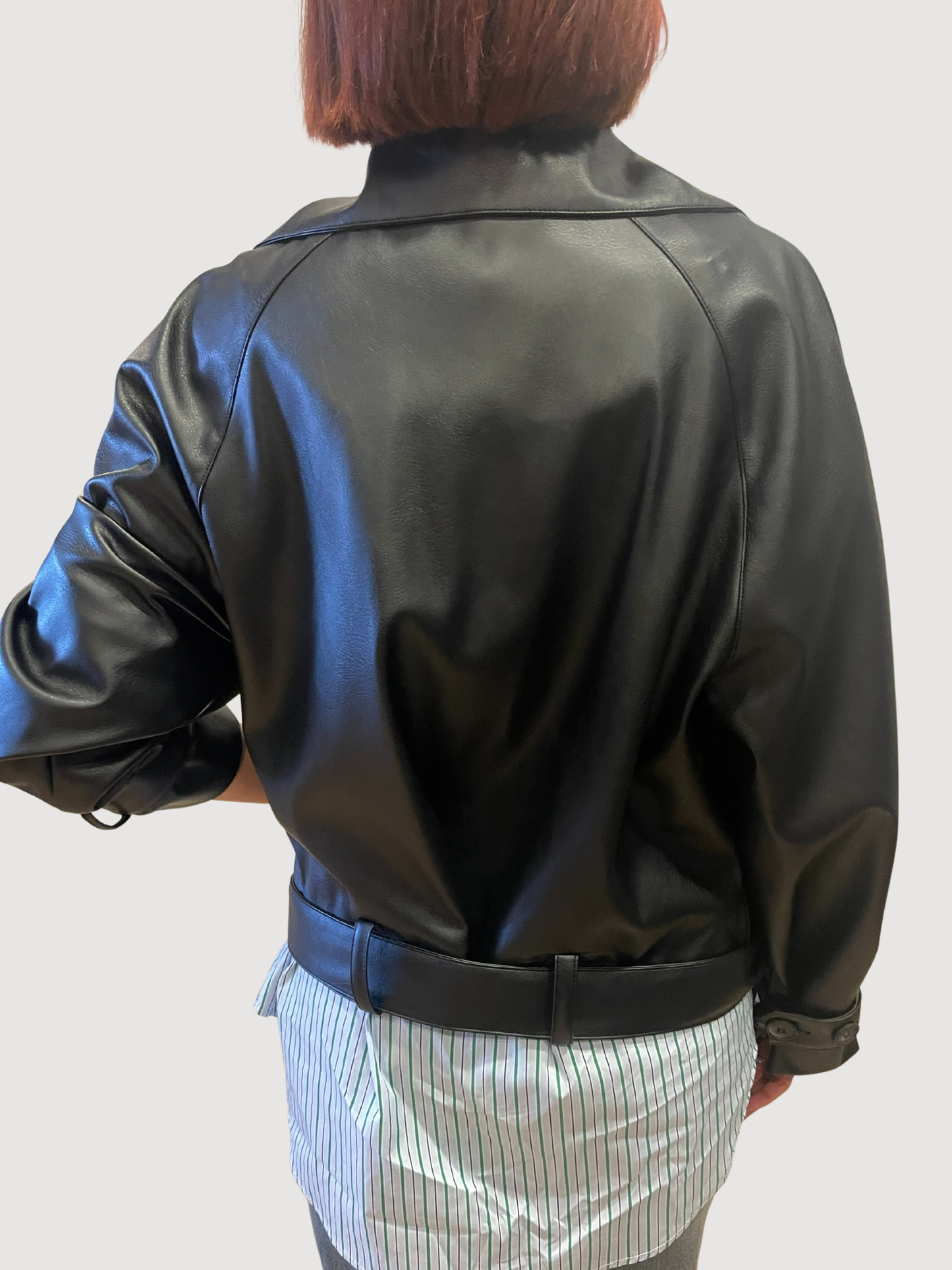 HAVEONE - Chiodo in ecopelle nero a doppiopetto con cintura