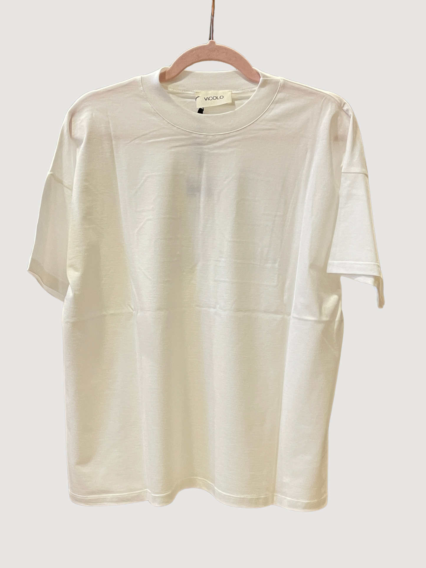 VICOLO - T-shirt over burro con numeri applicati sul retro