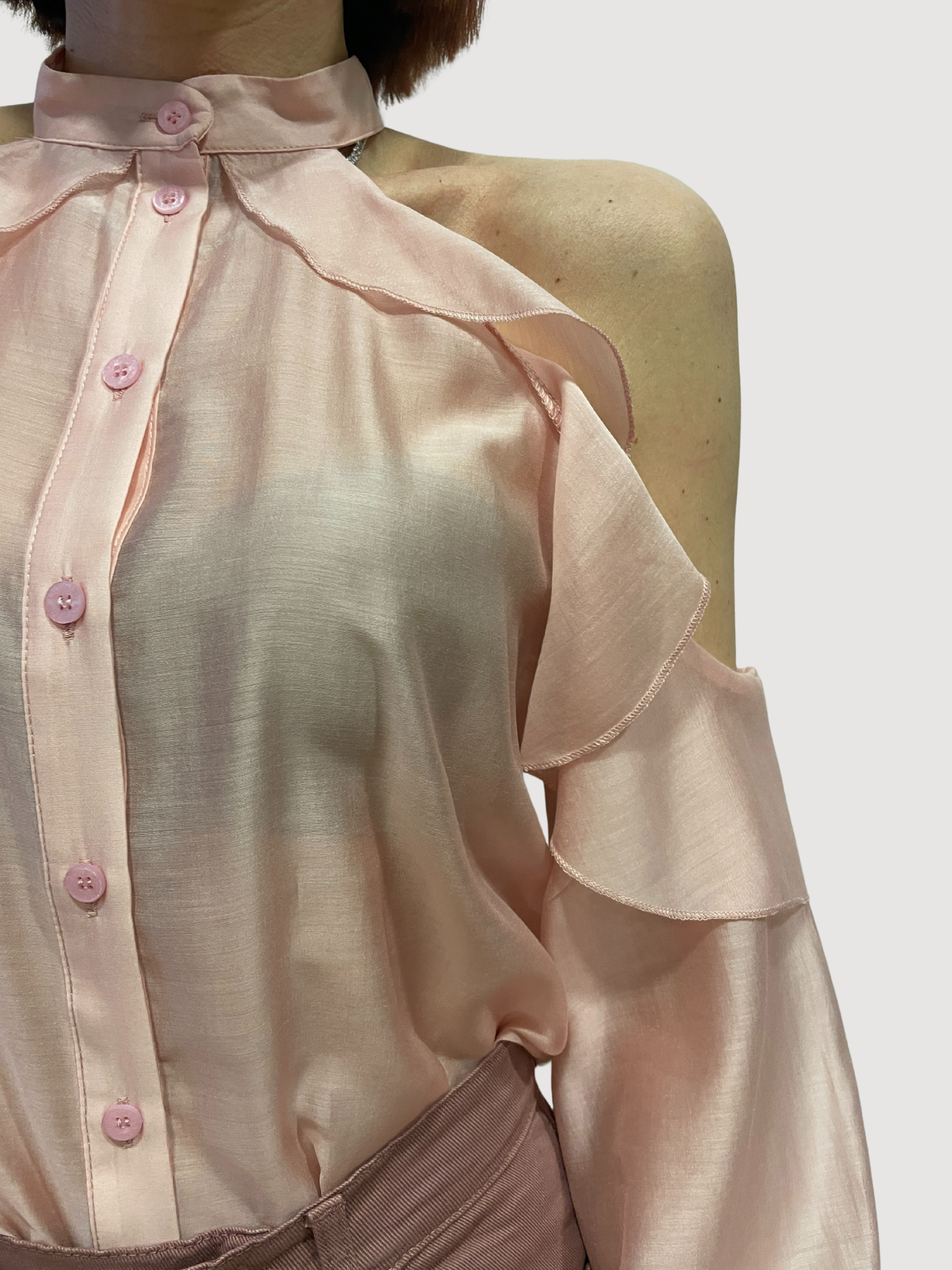 MEME ROAD - Camicia rosa con effetto cut out e volant