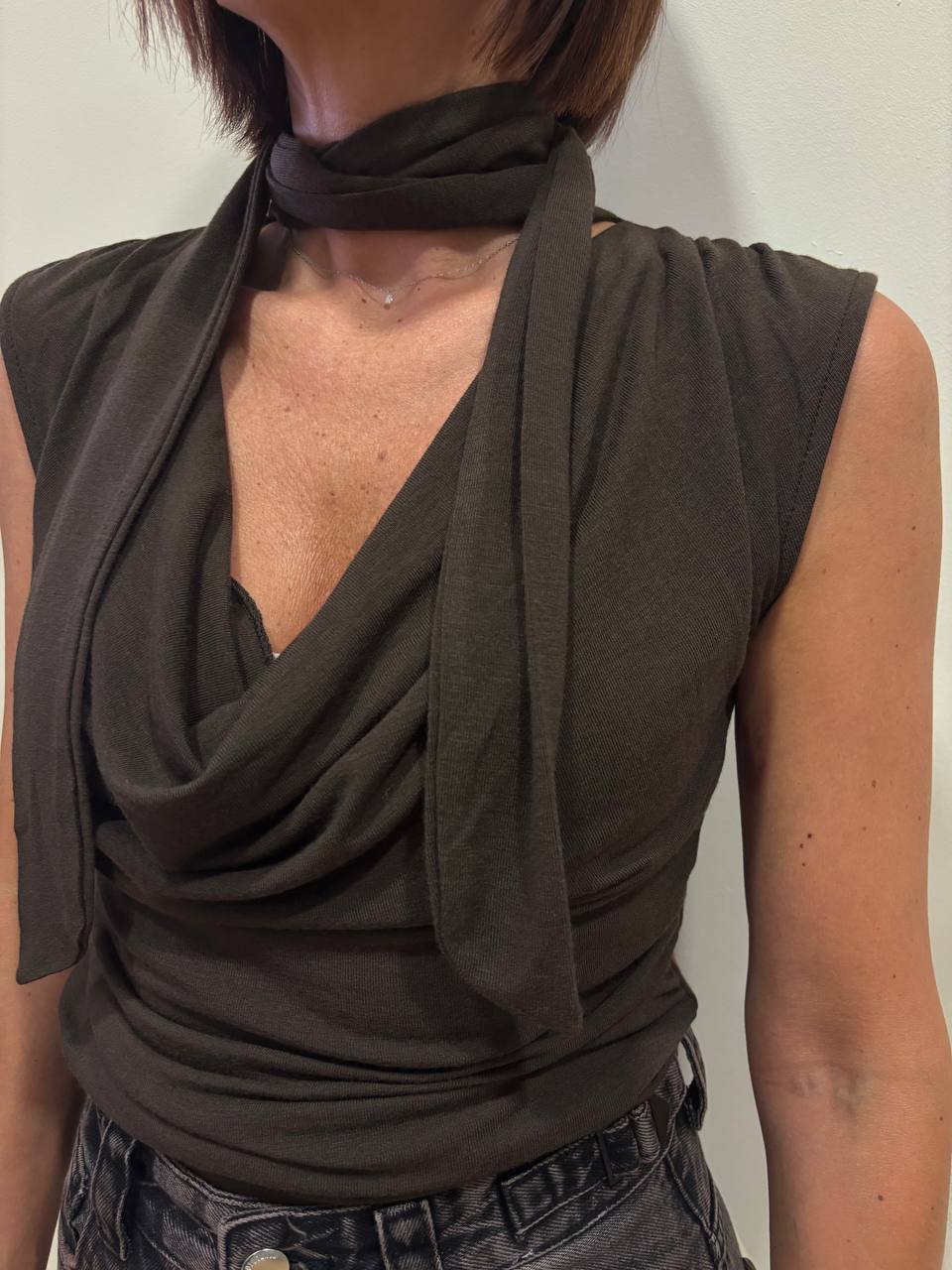 KONTATTO - Maglia con sciarpa in misto viscosa e lana color moka