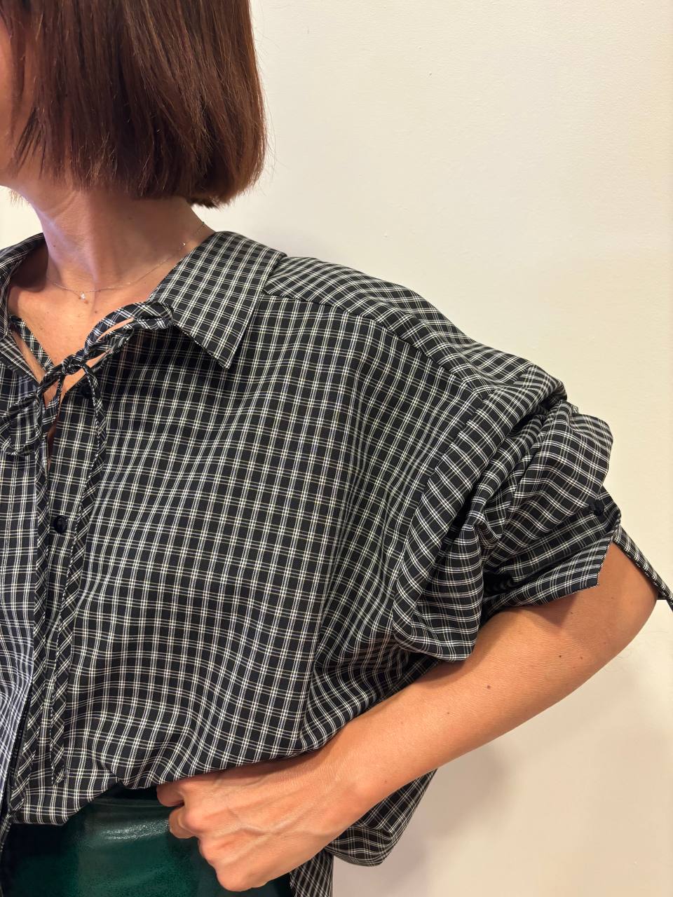 VICOLO - Camicia over con laccetto e top in tartan in misto cotone color nero e bianco