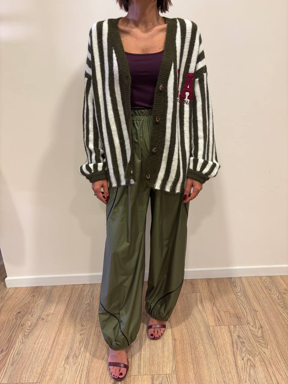SOUVENIR - Cardigan a righe con bottoni color khaki e bianco con scritta