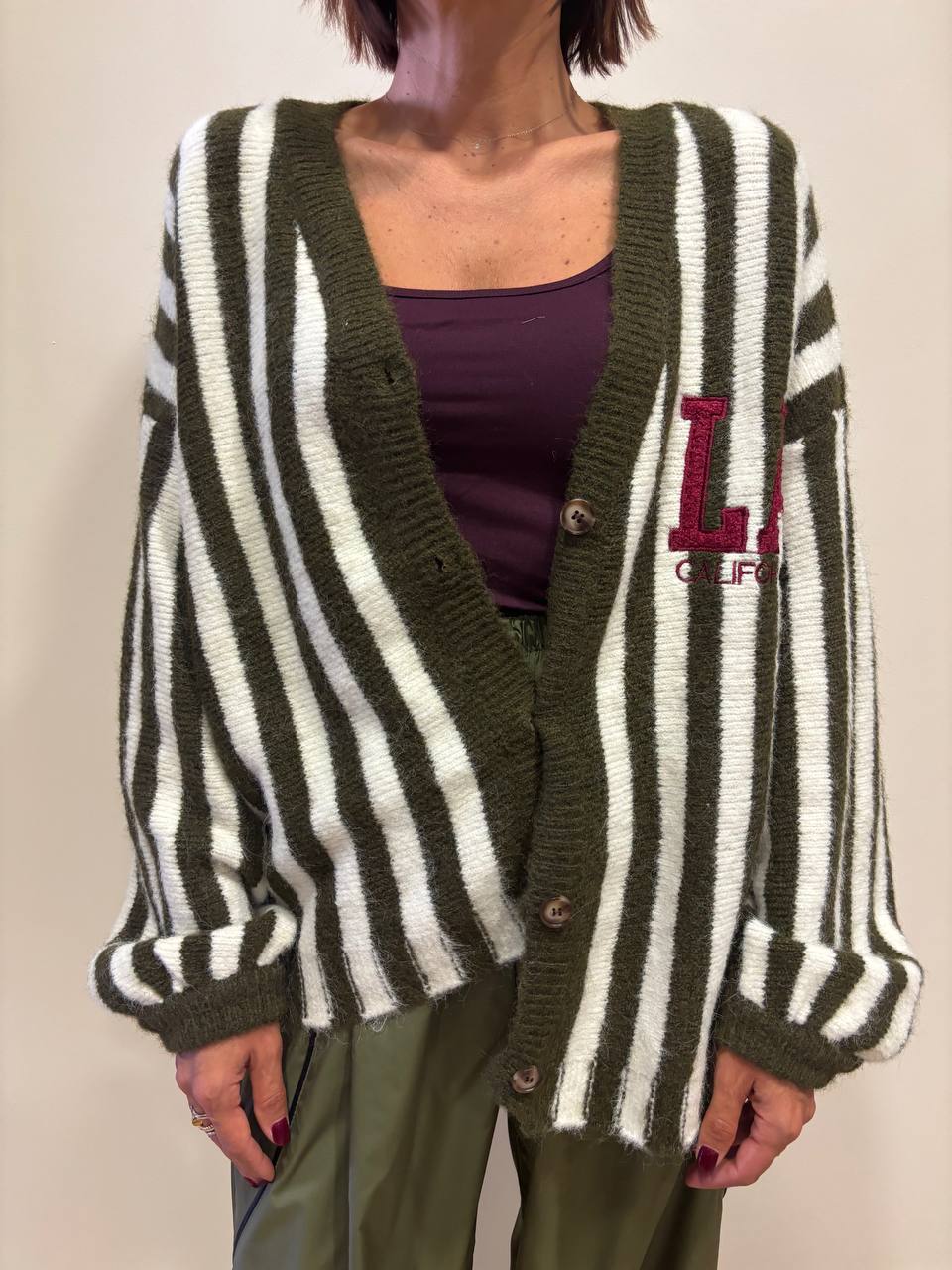 SOUVENIR - Cardigan a righe con bottoni color khaki e bianco con scritta