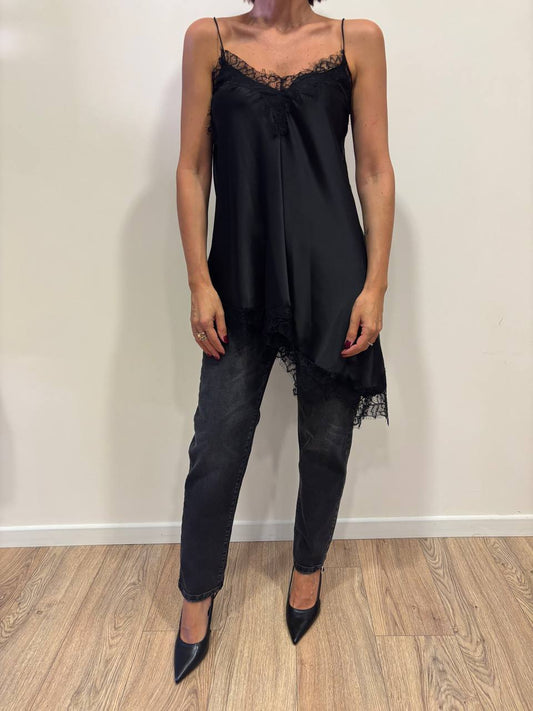 HAVEONE - Top asimmetrico con spalline e dettaglio in pizzo color nero